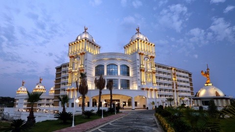 Oz hotels SUI Resort - Törökország - Alanya - 2025.05.16. (P) - 05.23. (P)