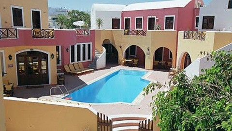 Nikolas (Karterados) - Görögország - Santorini - Fira - 2025.06.26. (Cs) - 07.03. (Cs)