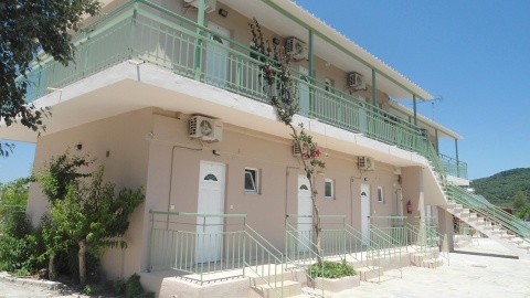 Dennis Studios - Görögország - Zakynthos - Alikanas - 2025.07.08. (K) - 07.15. (K)