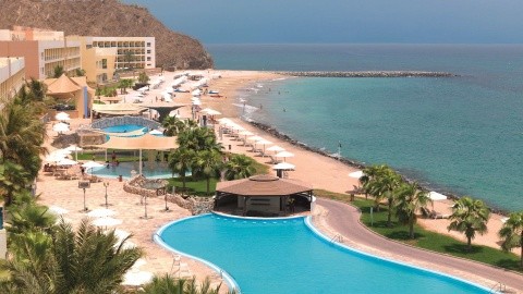 Radisson Blu Fujairah - Egyesült Arab Emírségek - Fujairah - 2025.08.04. (H) - 08.07. (Cs)