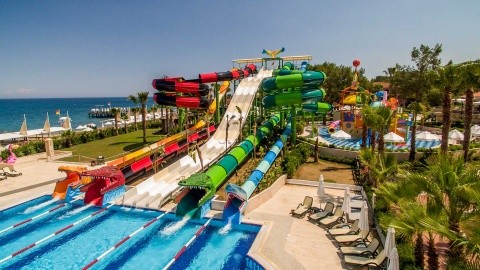 Crystal Flora Beach Resort - Törökország - Kemer - Beldibi - 2025.09.17. (Sze) - 09.19. (P)