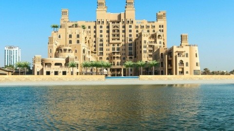 Sheraton Sharjah Beach Resort - Egyesült Arab Emírségek - Sardzsa - 2025.09.17. (Sze) - 09.20. (Szo)