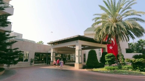 Oleander - T&ouml;r&ouml;korsz&aacute;g - Side - 2026.02.21. (Szo) - 02.24. (K)