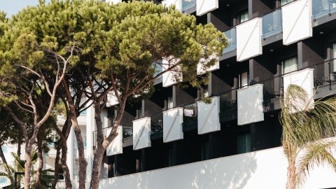 Max Royal G - Alb&aacute;nia - Durres - Durr&euml;s - 2026.02.15. (V) - 02.22. (V)