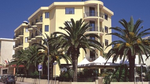 Rina - 4 csillagos sz&aacute;ll&aacute;s - Olaszorsz&aacute;g, Szard&iacute;nia / Sadegna - Reggeli