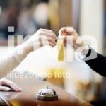 TAVASZK&Ouml;SZ&Ouml;NTŐ ATH&Eacute;N - Romantikus hangulatban az Akropolisz &aacute;rny&eacute;k&aacute;ban *** - G&ouml;r&ouml;gorsz&aacute;g, Ath&eacute;n &eacute;s k&ouml;rny&eacute;ke - Reggeli