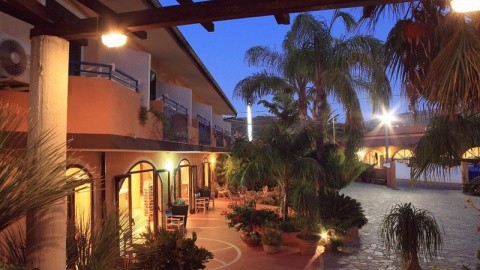 Grotticelle - 3 csillagos sz&aacute;ll&aacute;s - Olaszorsz&aacute;g, Kal&aacute;bria - F&eacute;lpanzi&oacute;