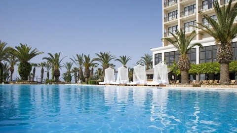 Sandy Beach - 5 csillagos sz&aacute;ll&aacute;s - Ciprus, Larnaca - F&eacute;lpanzi&oacute;