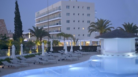 Sunrise Gardens - 3 csillagos sz&aacute;ll&aacute;s - Ciprus, Protaras - F&eacute;lpanzi&oacute;