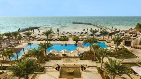 Ajman Saray Luxury Collection Resort - 5 csillagos sz&aacute;ll&aacute;s - Egyes&uuml;lt Arab Em&iacute;rs&eacute;gek, Ajman - Reggeli