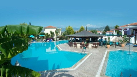 Akamanthea Holiday Village - 4 csillagos sz&aacute;ll&aacute;s - Ciprus, P&aacute;fosz - F&eacute;lpanzi&oacute;