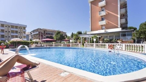 Apollo (Viserbella) - 3 csillagos sz&aacute;ll&aacute;s - Olaszorsz&aacute;g, Rimini - F&eacute;lpanzi&oacute;