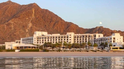 InterContinental Fujairah Resort - 5 csillagos sz&aacute;ll&aacute;s - Egyes&uuml;lt Arab Em&iacute;rs&eacute;gek, Fujairah - Reggeli