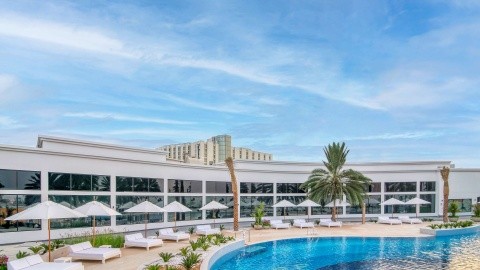 Radisson Blu Hotel & Resort, Abu Dhabi Corniche - 5 csillagos sz&aacute;ll&aacute;s - Egyes&uuml;lt Arab Em&iacute;rs&eacute;gek, Abu Dhabi - Reggeli