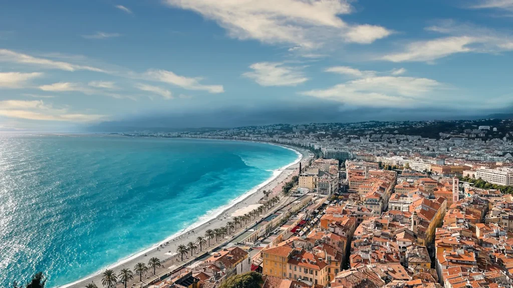 Nizza óvárosa és az Angyalok-öble a Várhegyről, Francia Riviéra