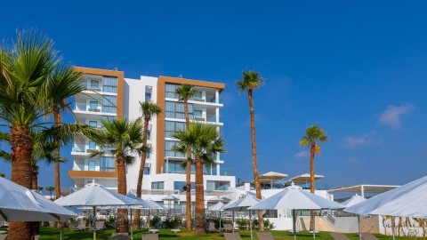 Leonardo Crystal Cove & Spa by the Sea