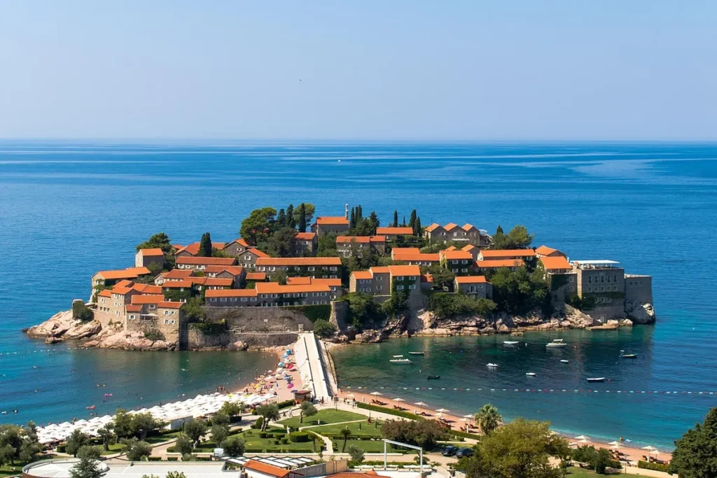 Sveti Stefan szigete a budvai riviérán
